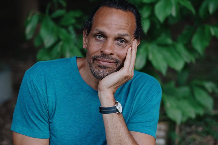 Ross Gay head shot